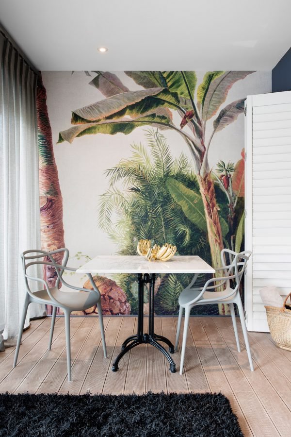 tropical palm decor
