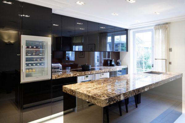 black gloss kitchen