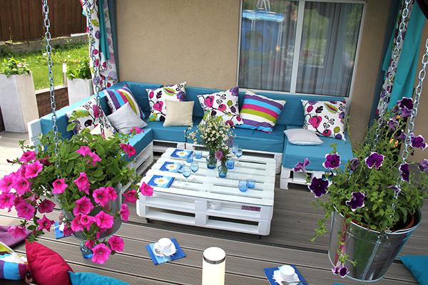 blue patio decor