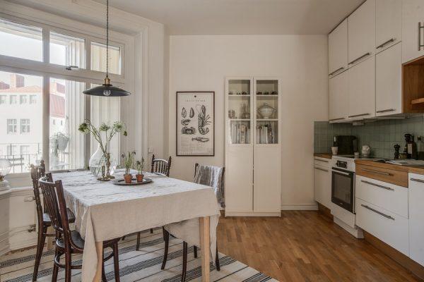 retro kitchen table and chairs