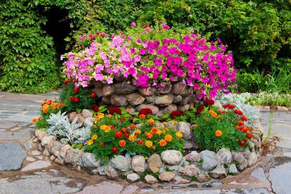 simple flower bed designs