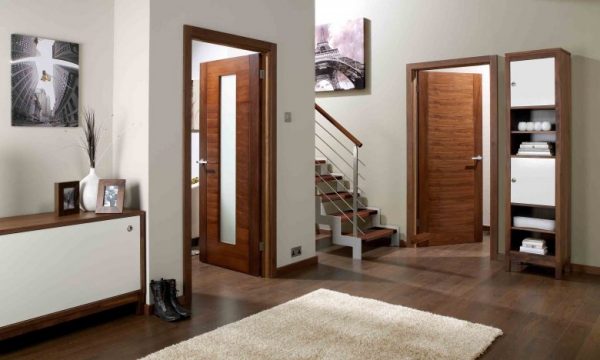 what color doors with dark floors