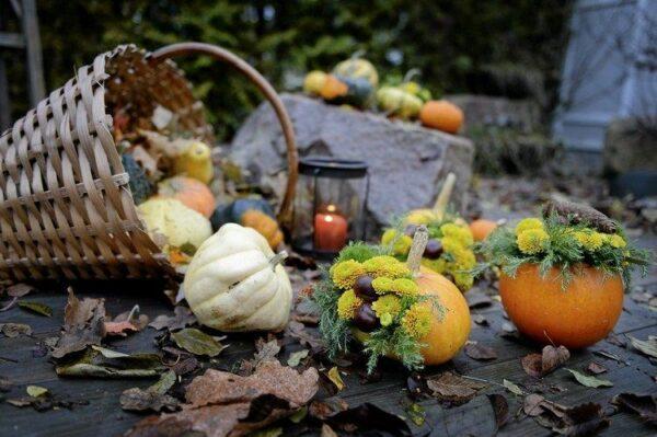 autumn outdoor decorations