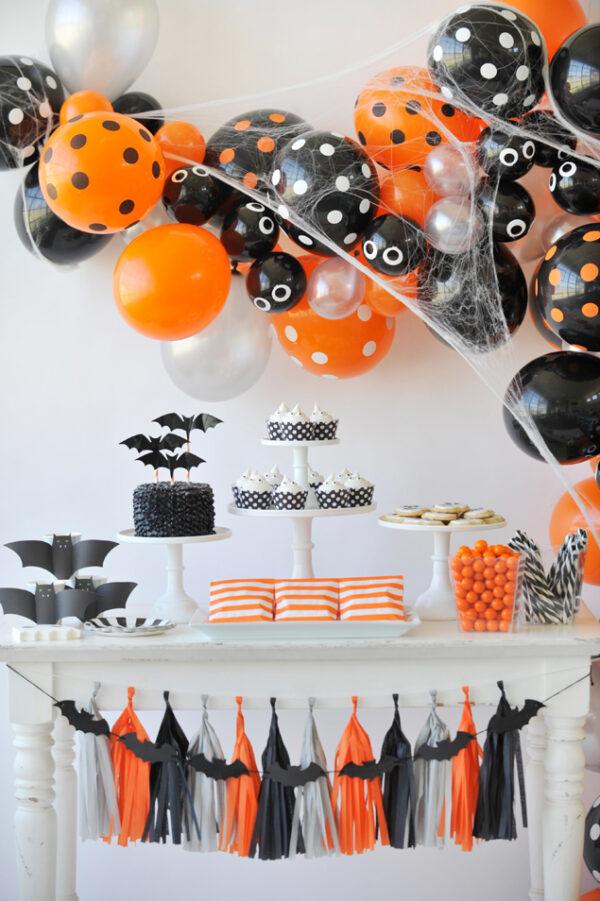 halloween balloon displays